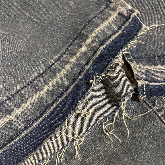 HAPPILY GRAY denim frayed w middle slit denim jean skirt w back pockets NWT - Picture 4 of 7